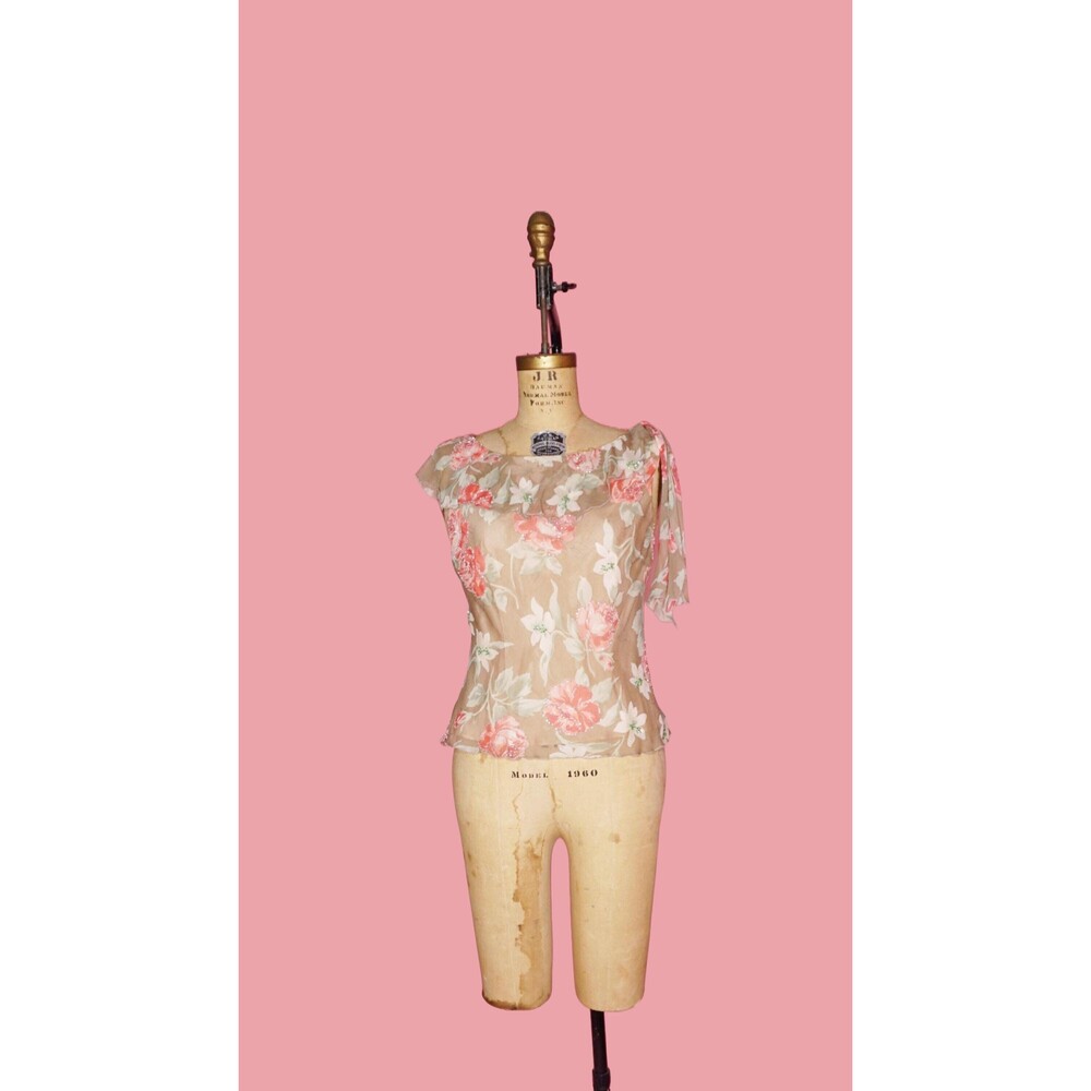 1990s-Y2K ROBBIE BEE Tissue SILK Chiffon Rose Print Beaded Blouse W/Tie. S-M